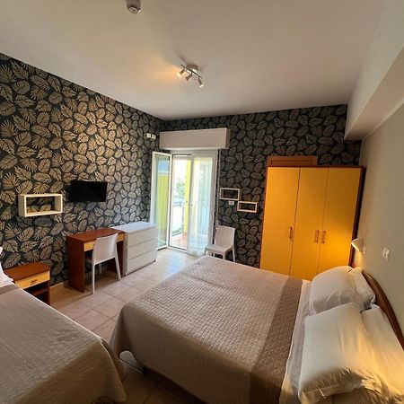 Lotus Hotel All Inclusive & Spiaggia Rimini Luaran gambar