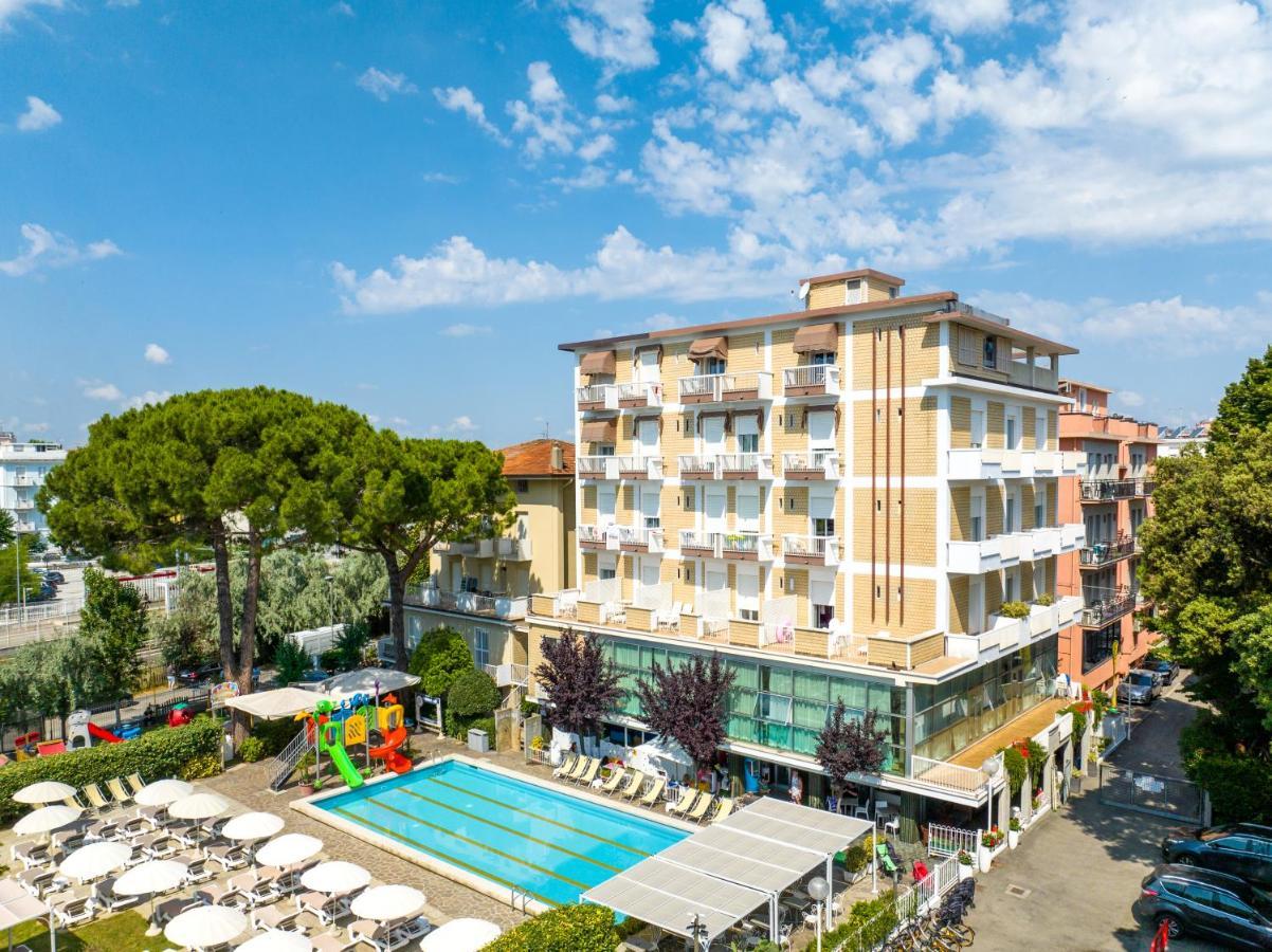 Lotus Hotel All Inclusive & Spiaggia Rimini Luaran gambar