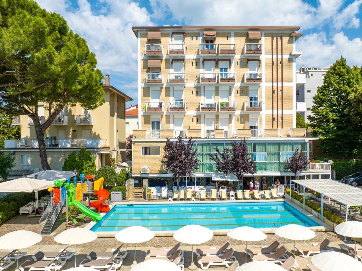 Lotus Hotel All Inclusive & Spiaggia Rimini Luaran gambar