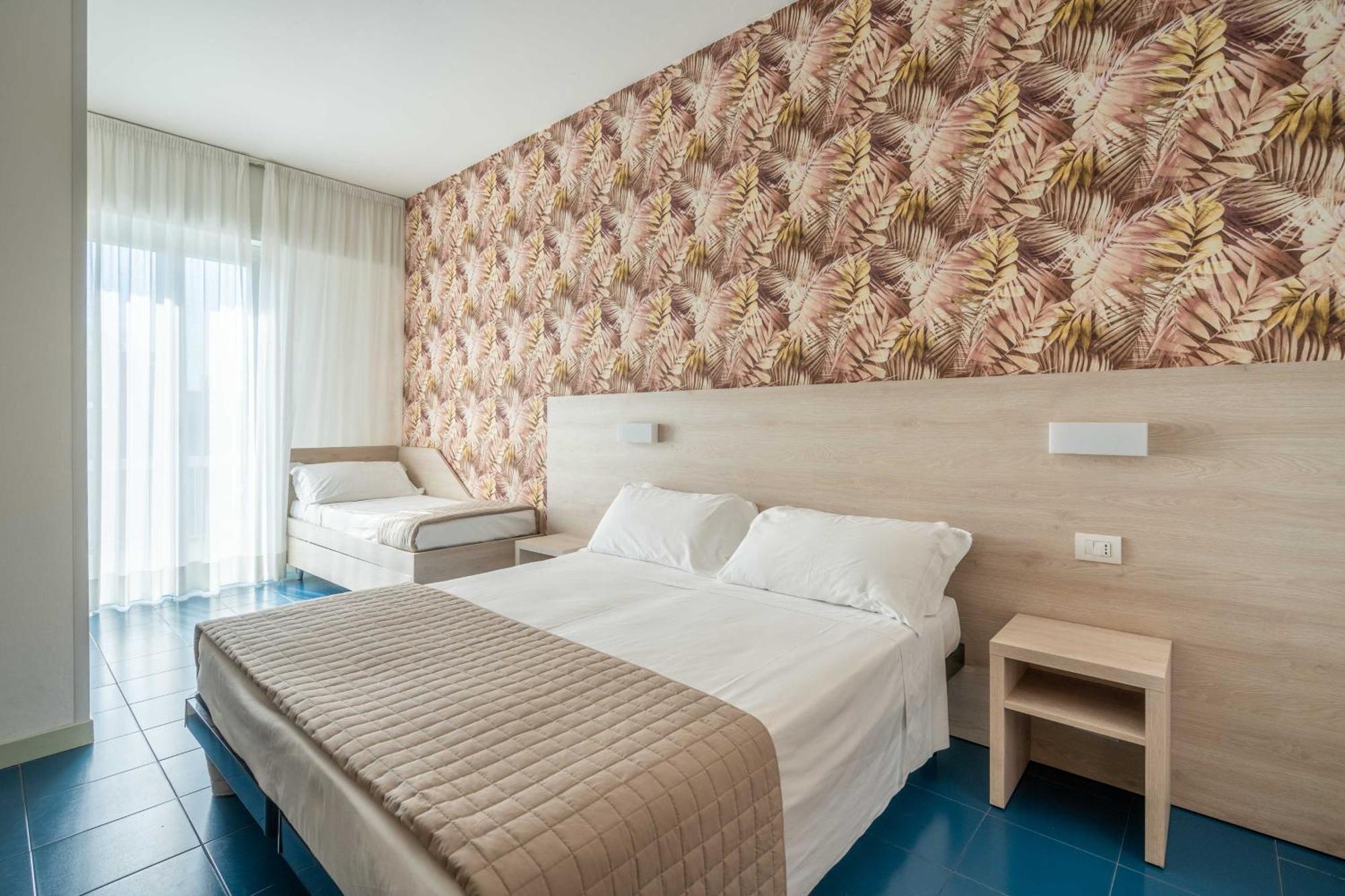 Lotus Hotel All Inclusive & Spiaggia Rimini Luaran gambar
