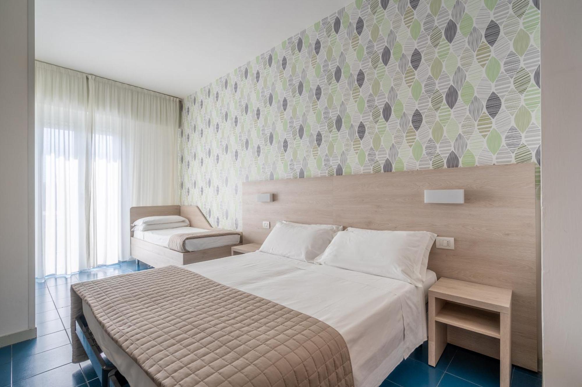 Lotus Hotel All Inclusive & Spiaggia Rimini Luaran gambar