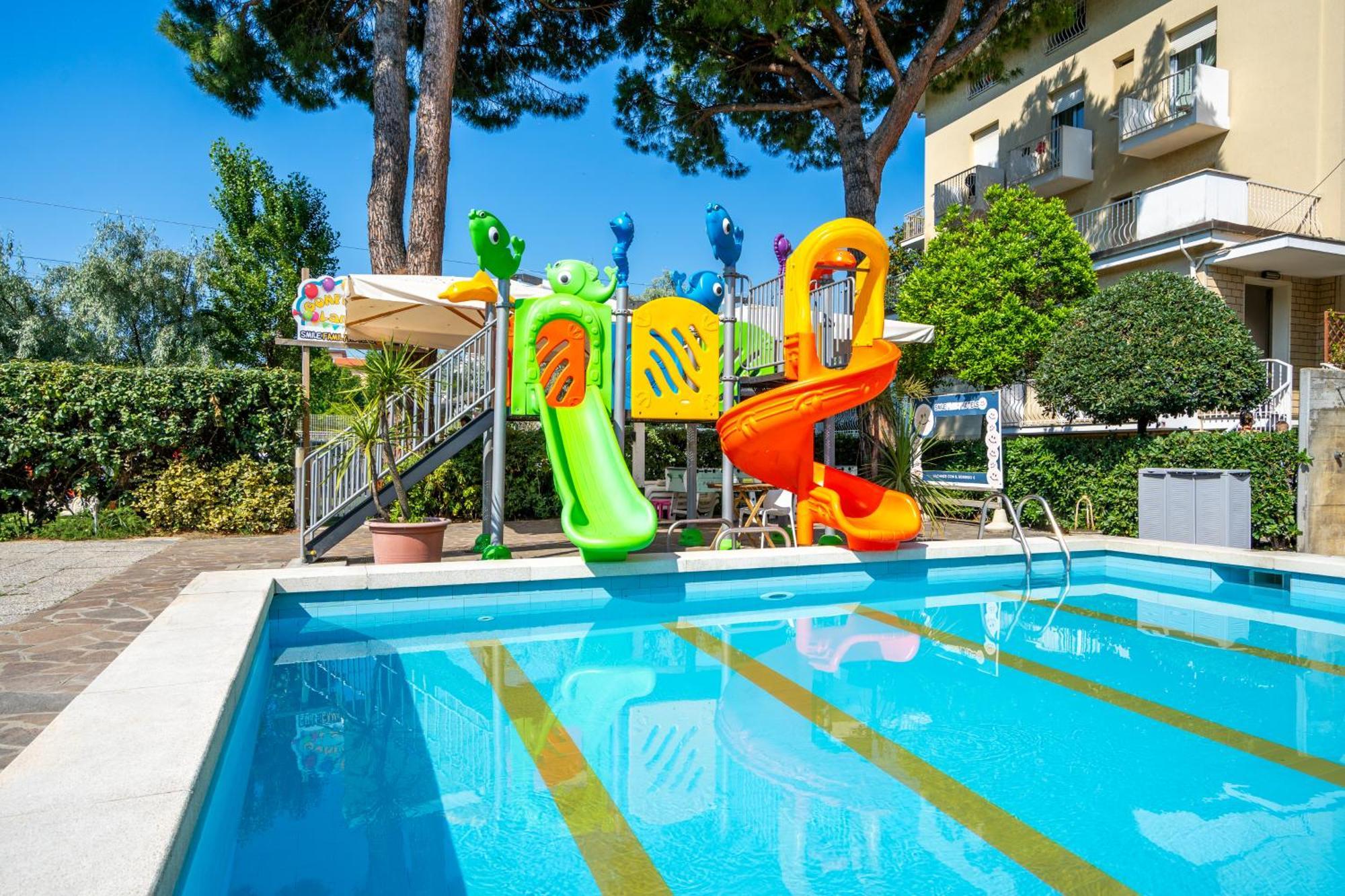 Lotus Hotel All Inclusive & Spiaggia Rimini Luaran gambar
