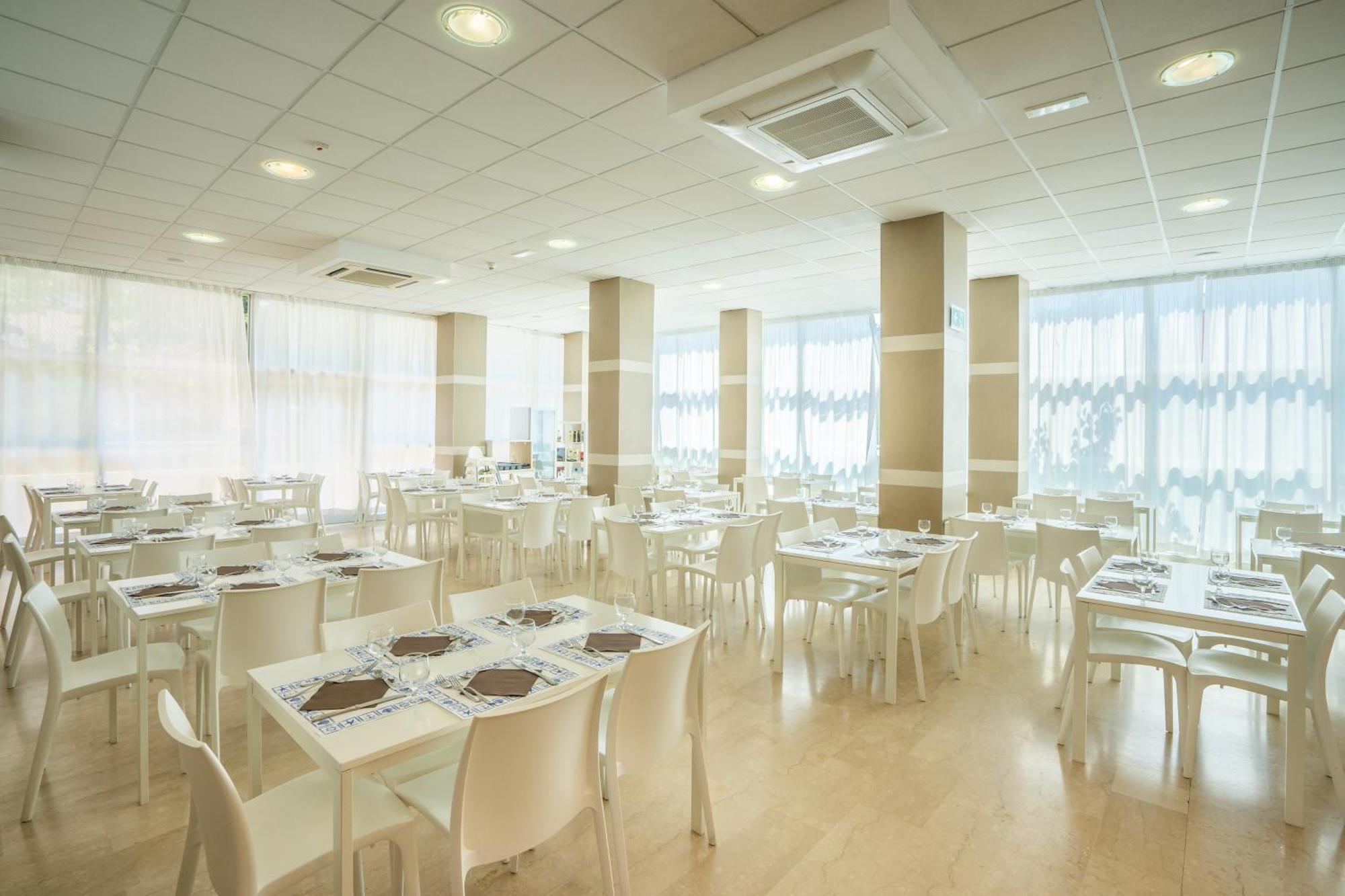 Lotus Hotel All Inclusive & Spiaggia Rimini Luaran gambar