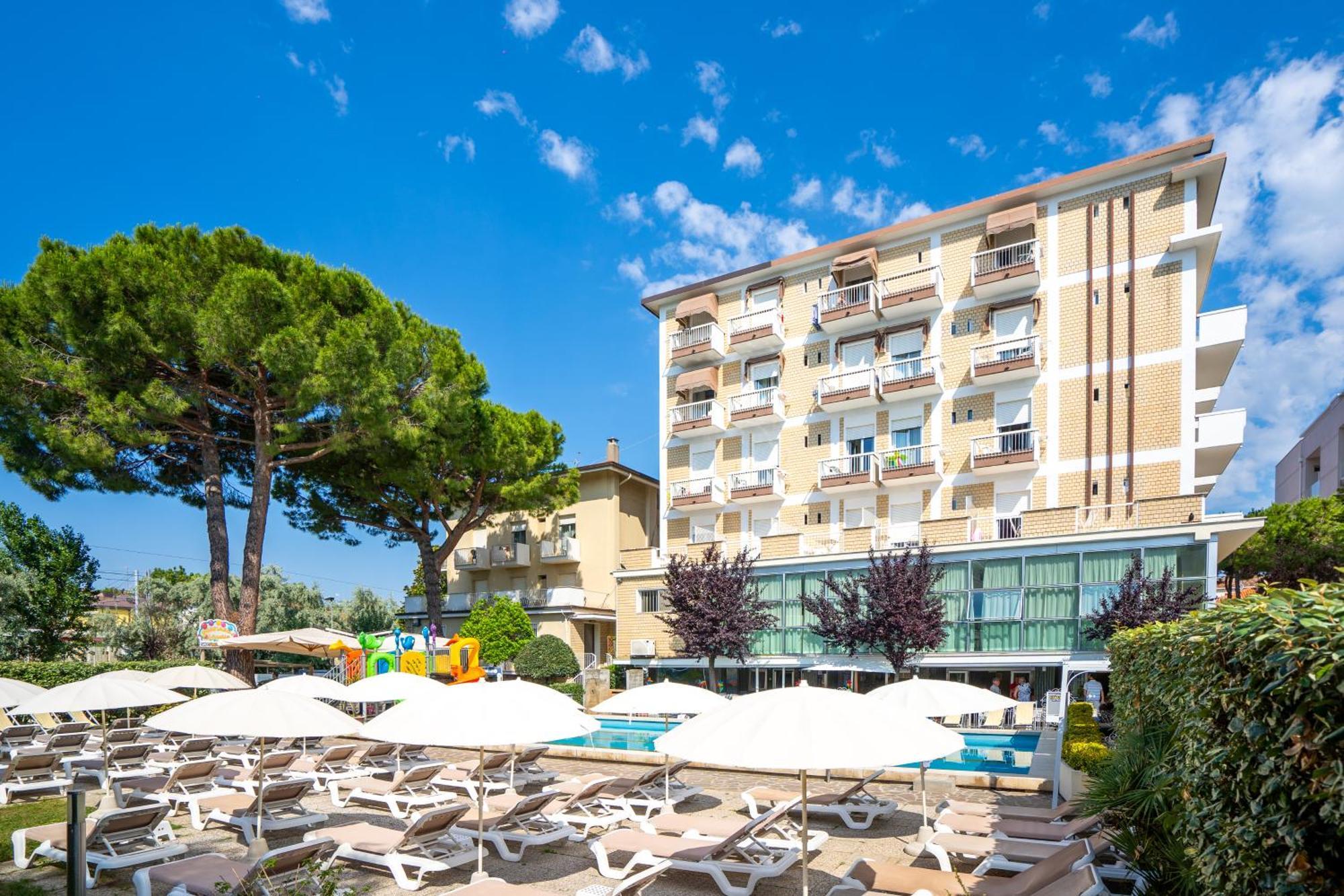 Lotus Hotel All Inclusive & Spiaggia Rimini Luaran gambar