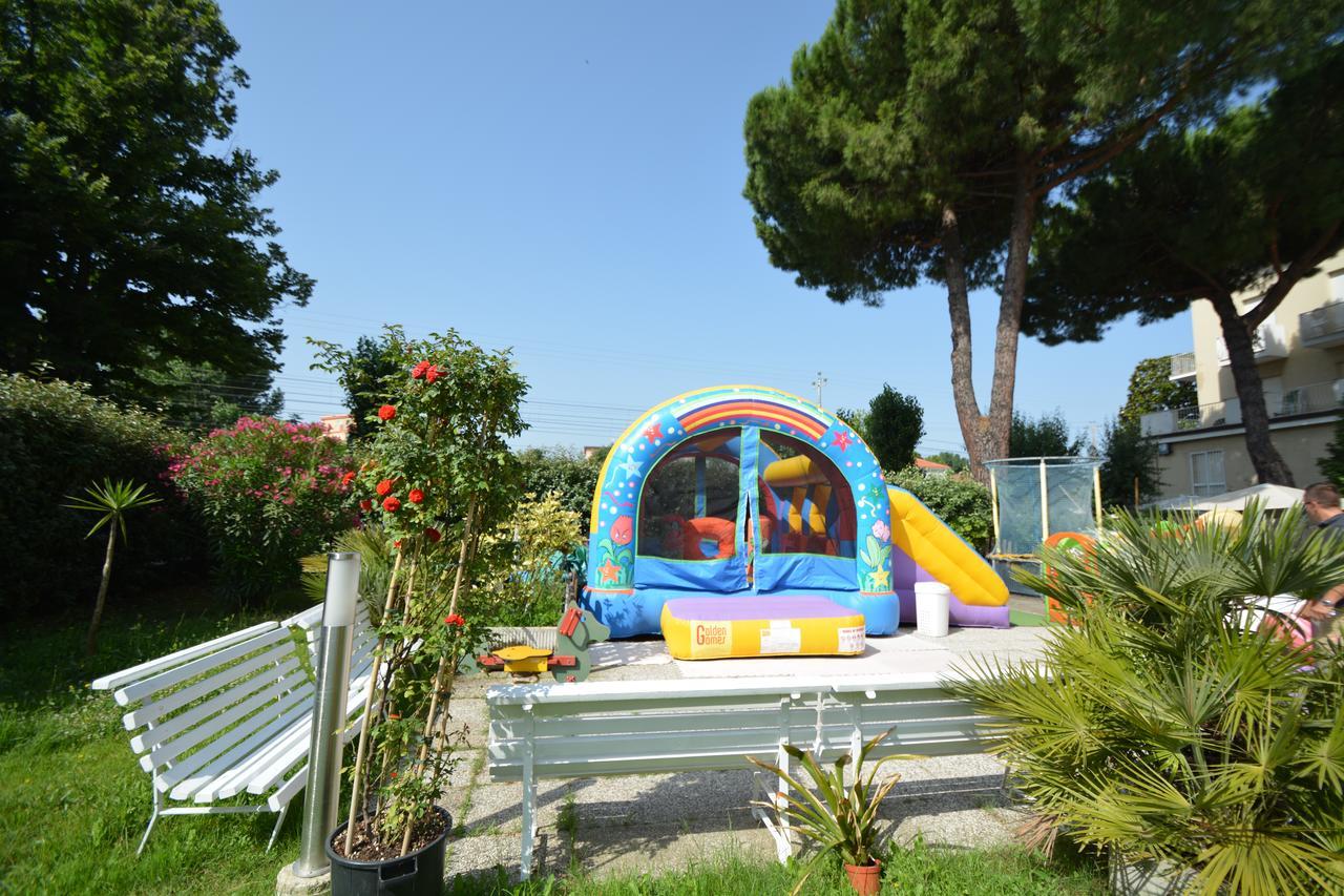 Lotus Hotel All Inclusive & Spiaggia Rimini Luaran gambar