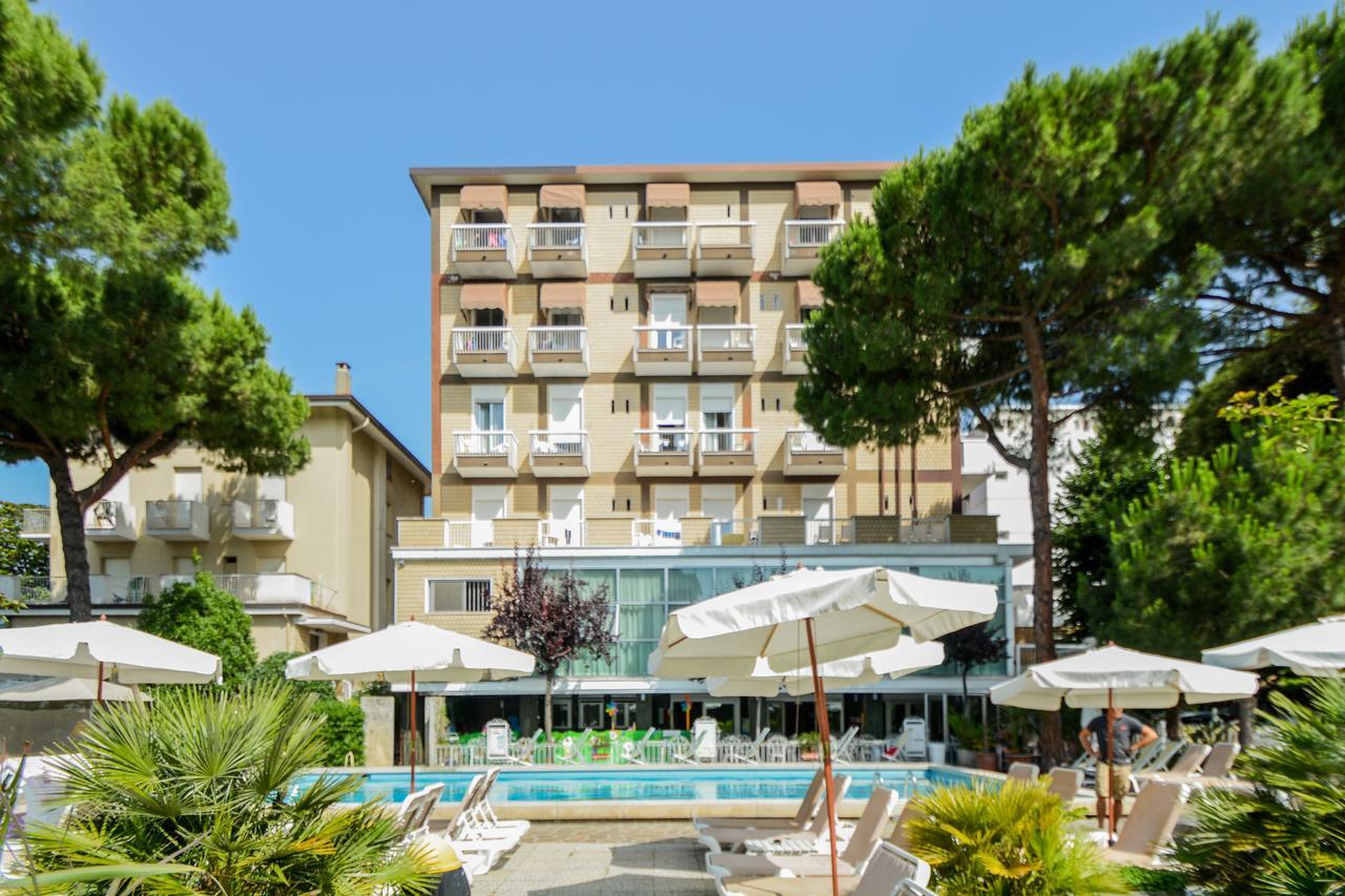 Lotus Hotel All Inclusive & Spiaggia Rimini Luaran gambar