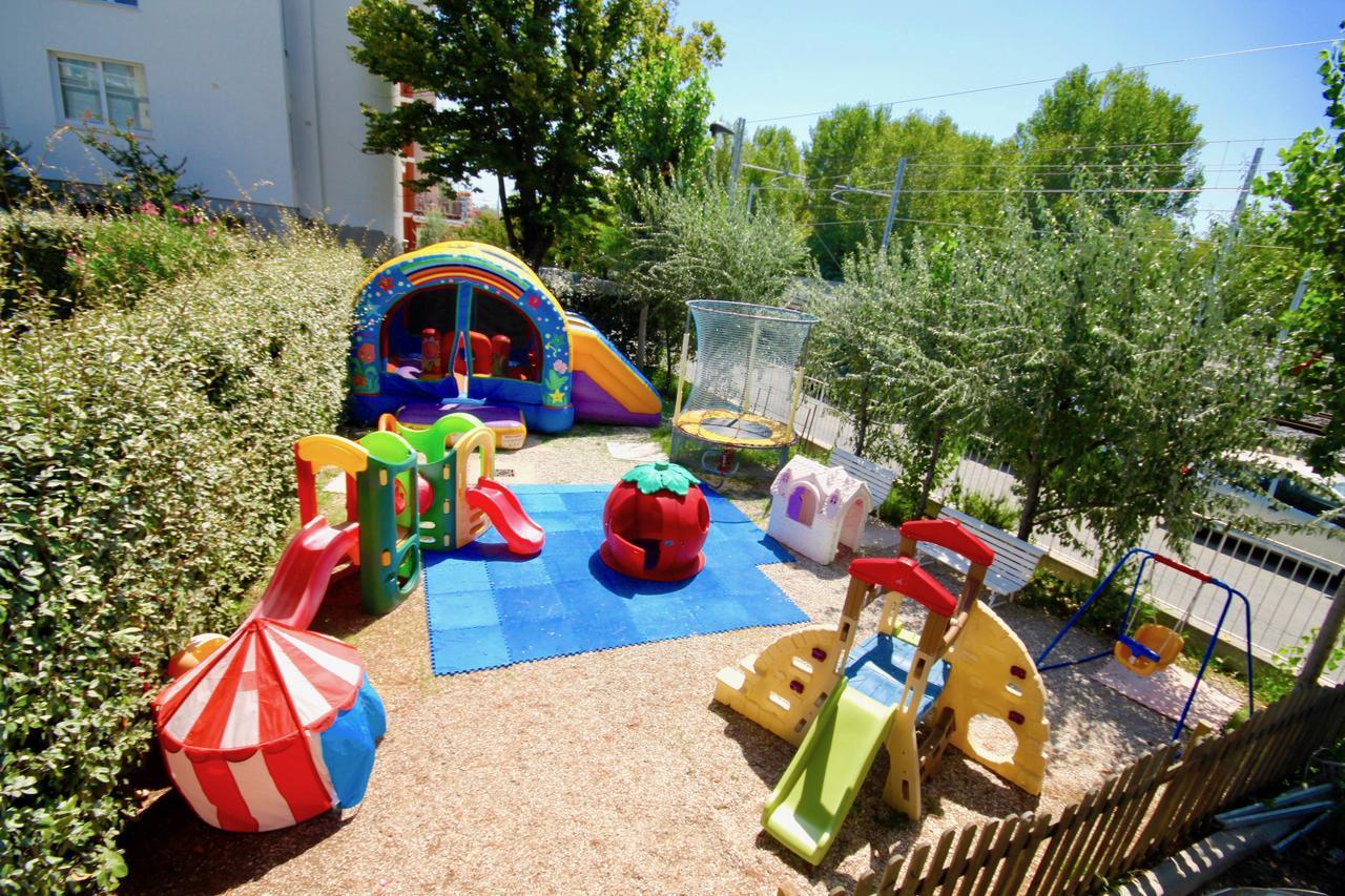 Lotus Hotel All Inclusive & Spiaggia Rimini Luaran gambar